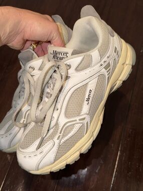 Mercer brand the re run Women's White & Cream chunky dad Sneakers size 40 or 8